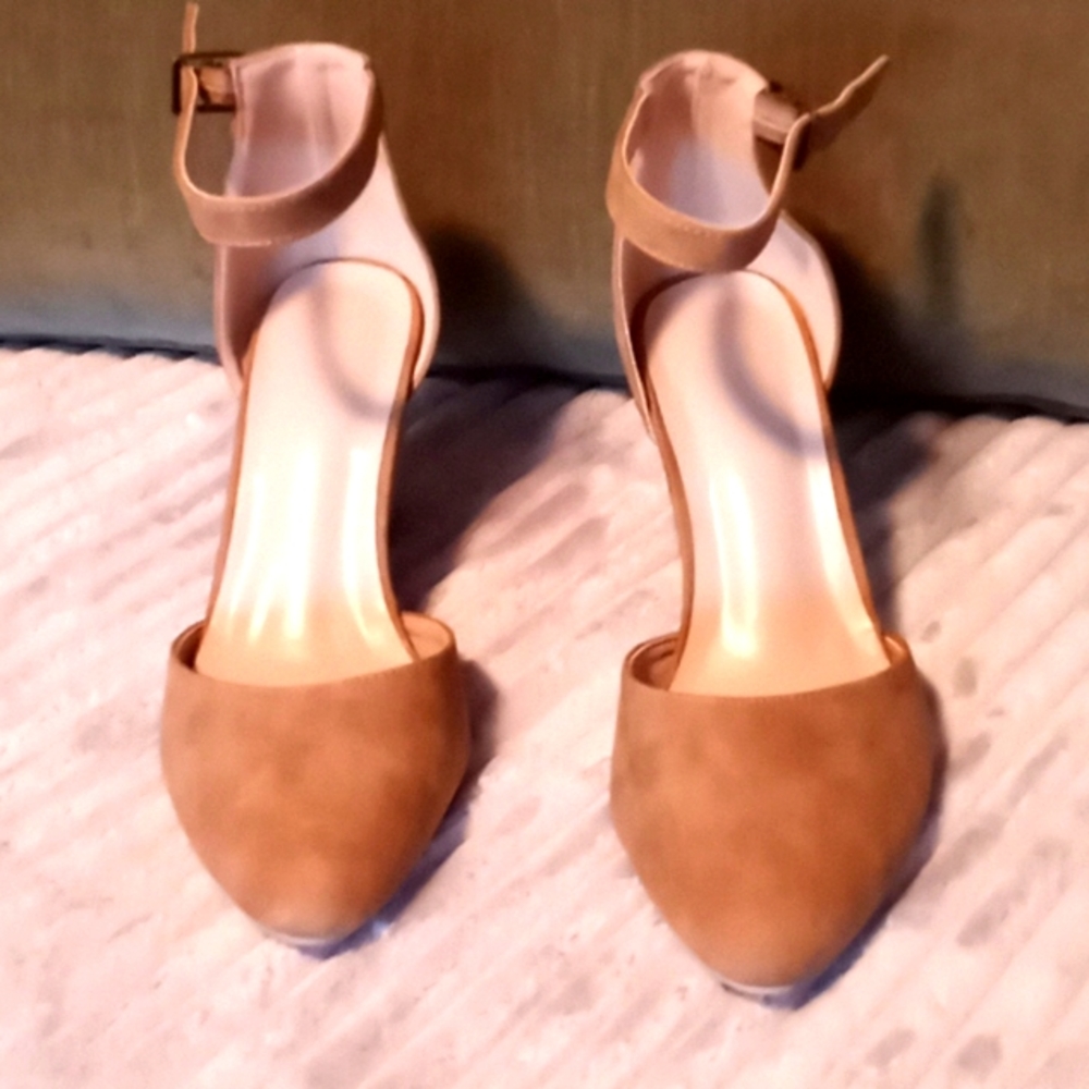 NEW Ankle strap wedge heel